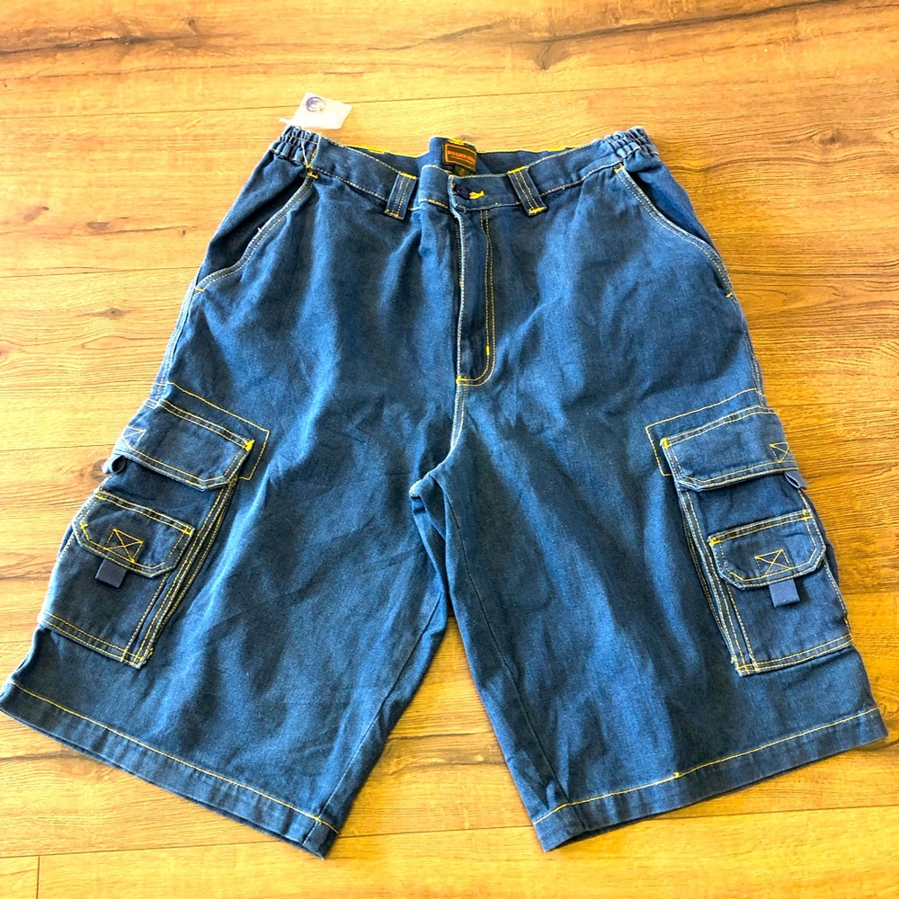 NWOT TAG BOULDER CREEK 12 INCHES SIDE ELASTIC STACKED CARGO POCKETS SHORTS DENIM
